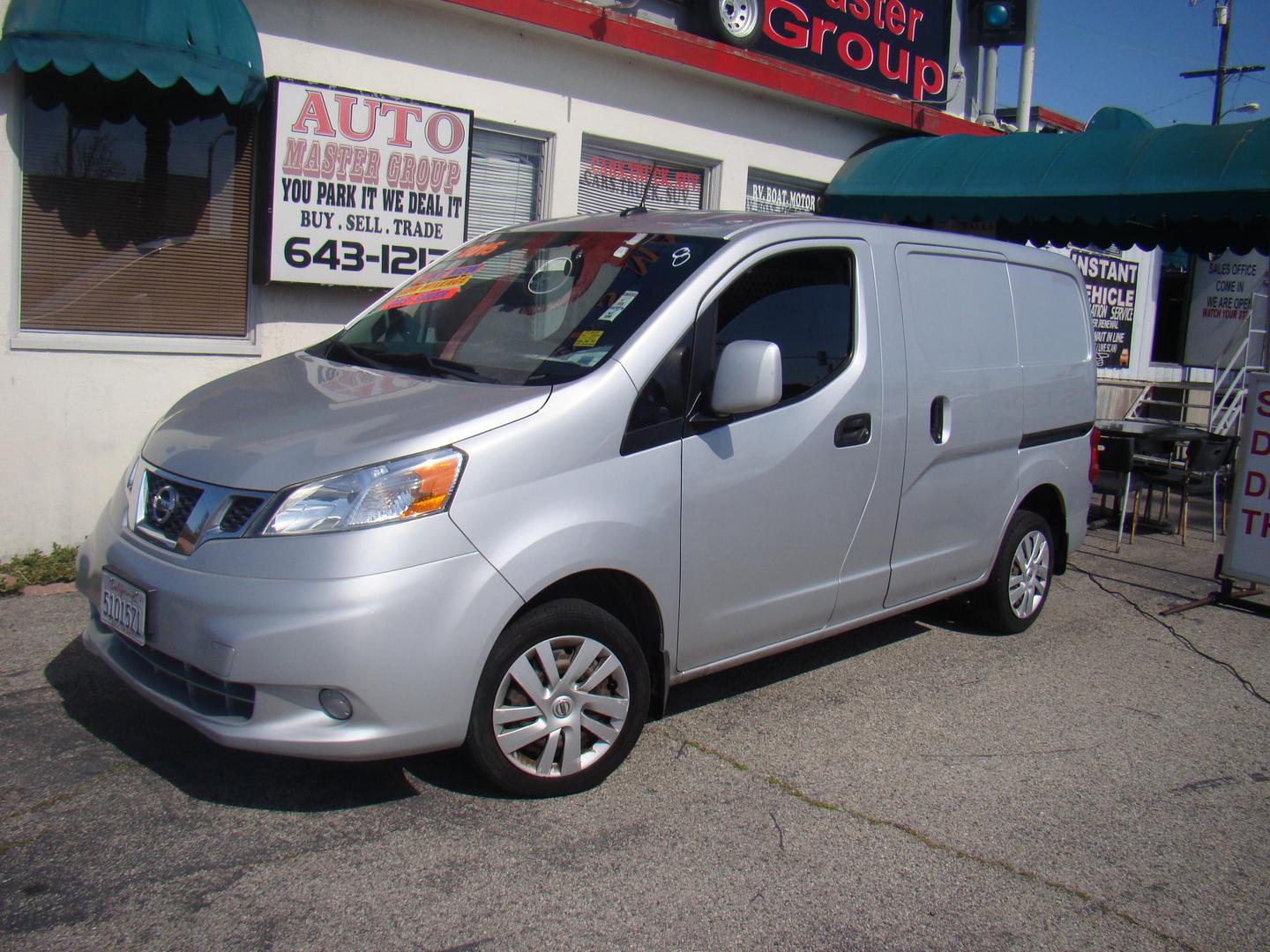 2015 Nissan NV200 SV photo 2