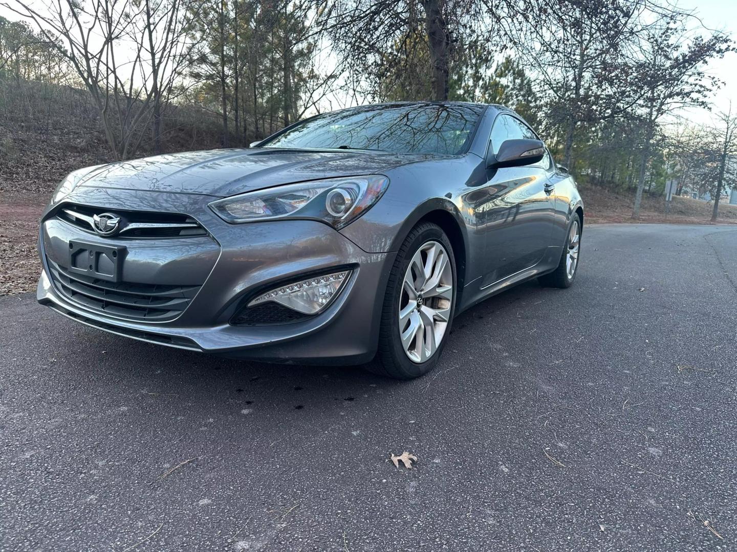 2015 Hyundai Genesis Coupe Base photo 4