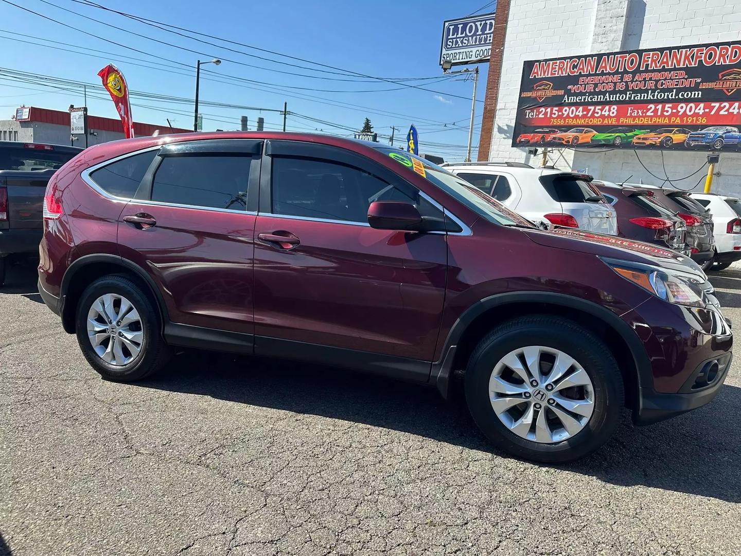 2014 Honda CR-V showcasing its sleek design and robust build, highlighting the SUV's versatility and modern features.