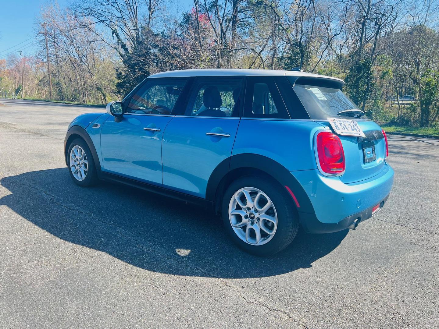 2019 MINI Hardtop 4 Door Base photo 3