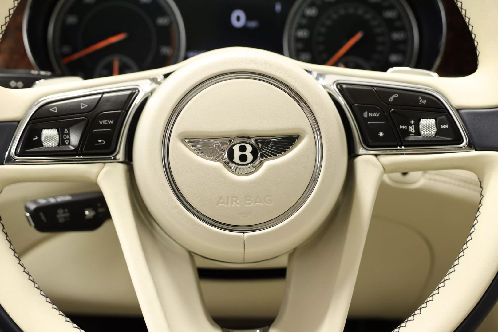 2017 Bentley Bentayga - Image 28