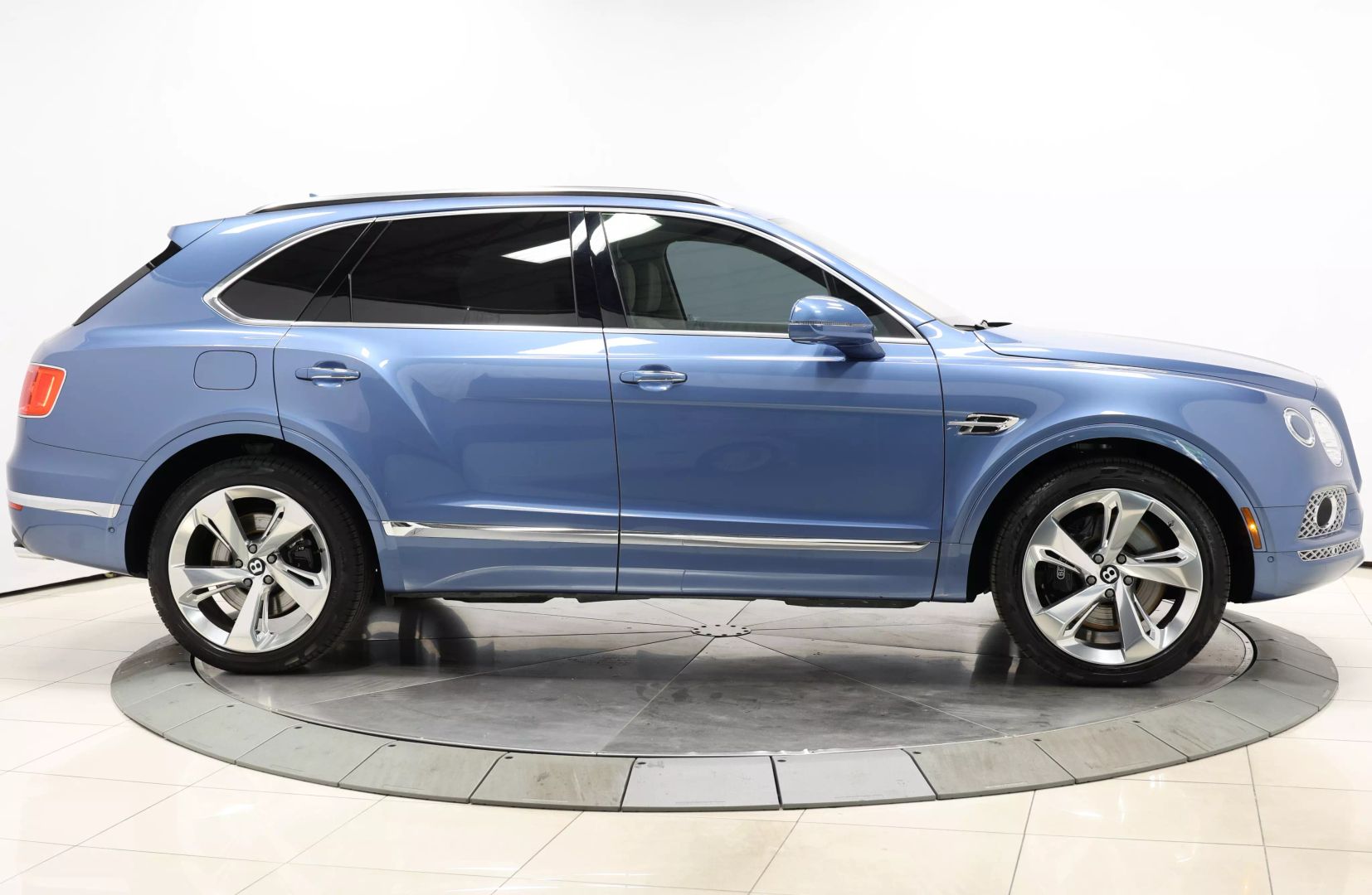 2017 Bentley Bentayga - Image 77