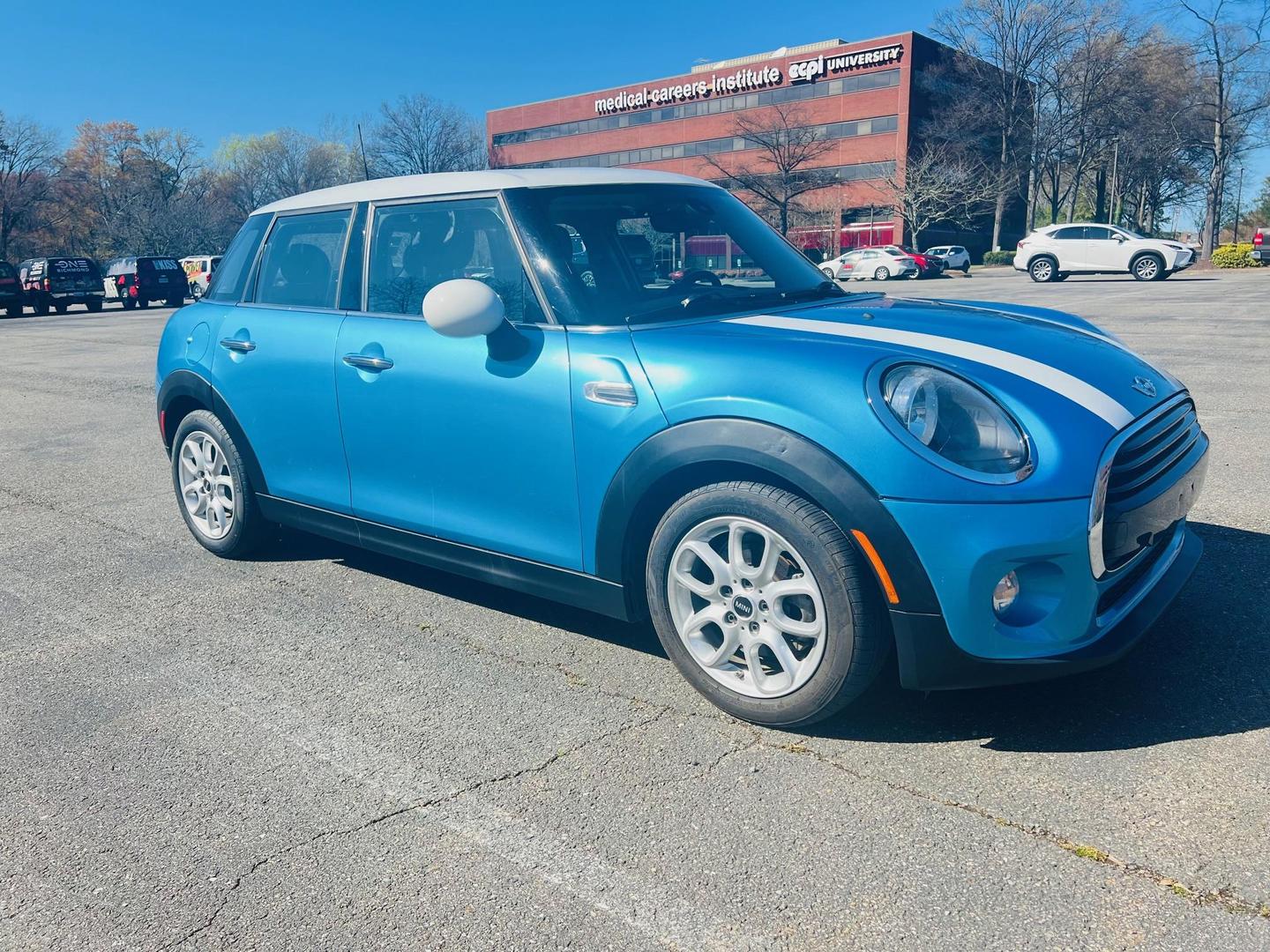 2019 MINI Hardtop 4 Door Base photo 7