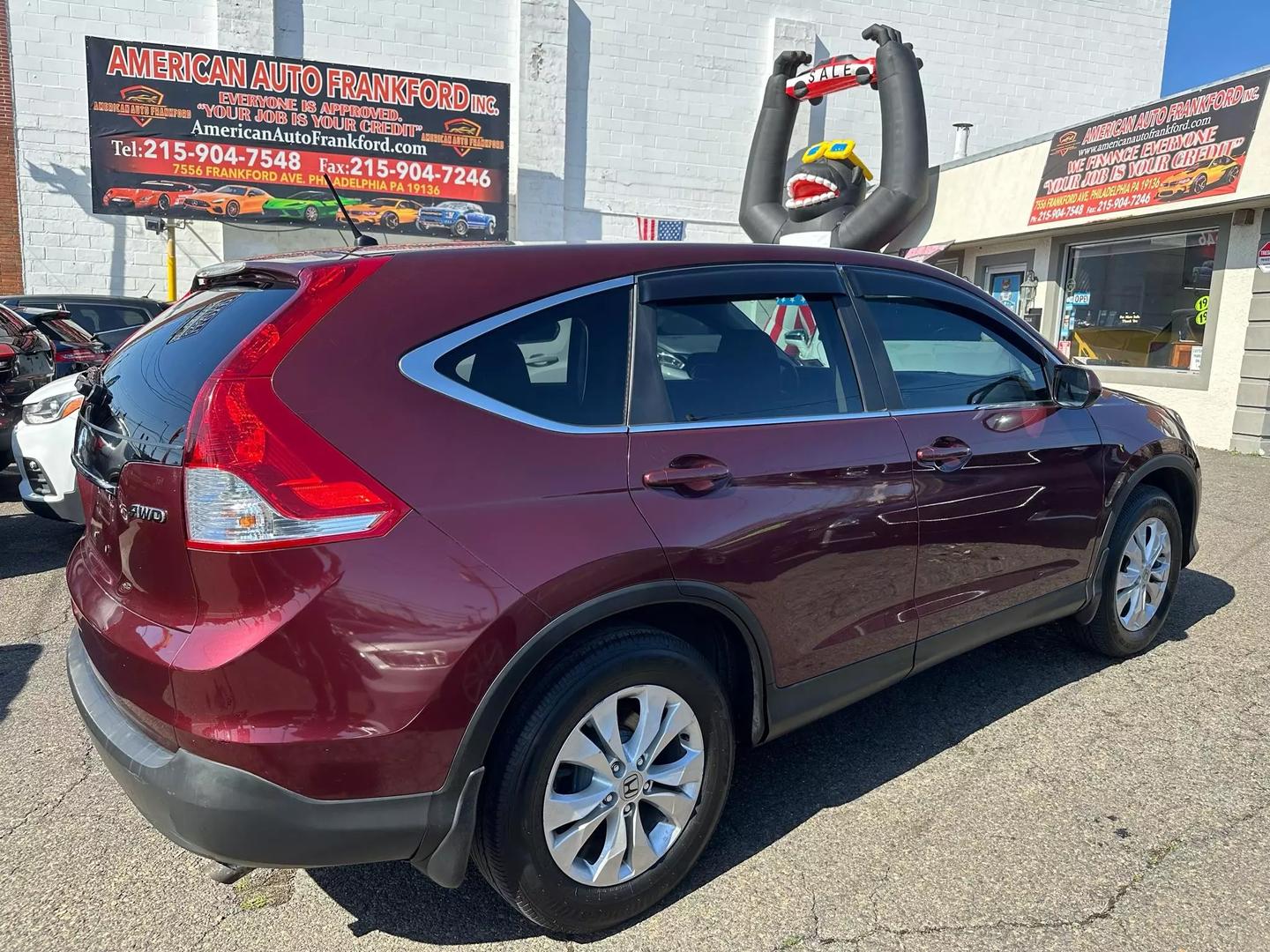 2014 Honda CR-V showcasing its sleek design and robust build, highlighting the SUV's versatility and modern features.