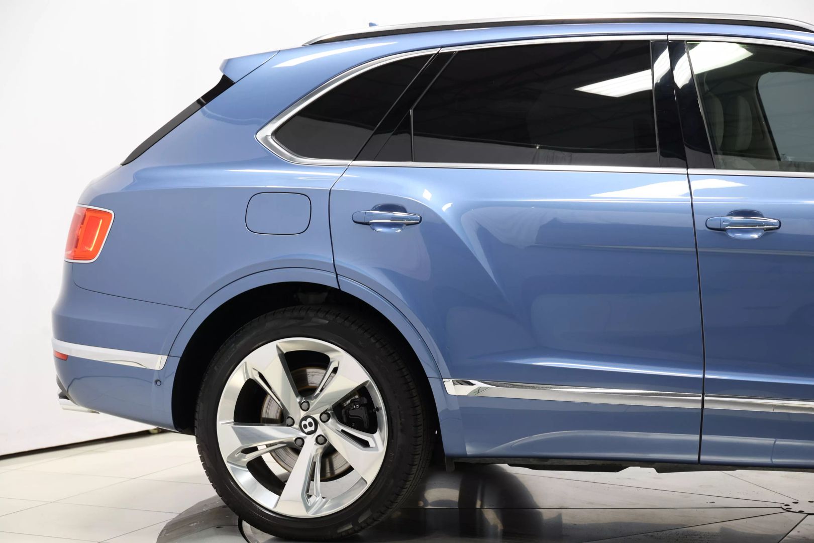 2017 Bentley Bentayga - Image 78