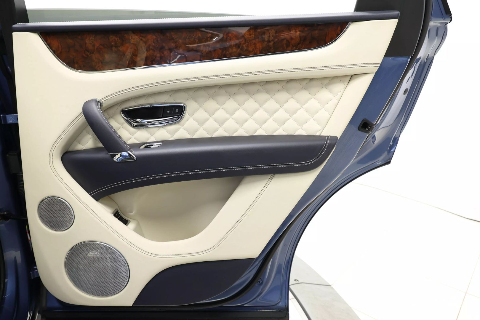 2017 Bentley Bentayga - Image 80