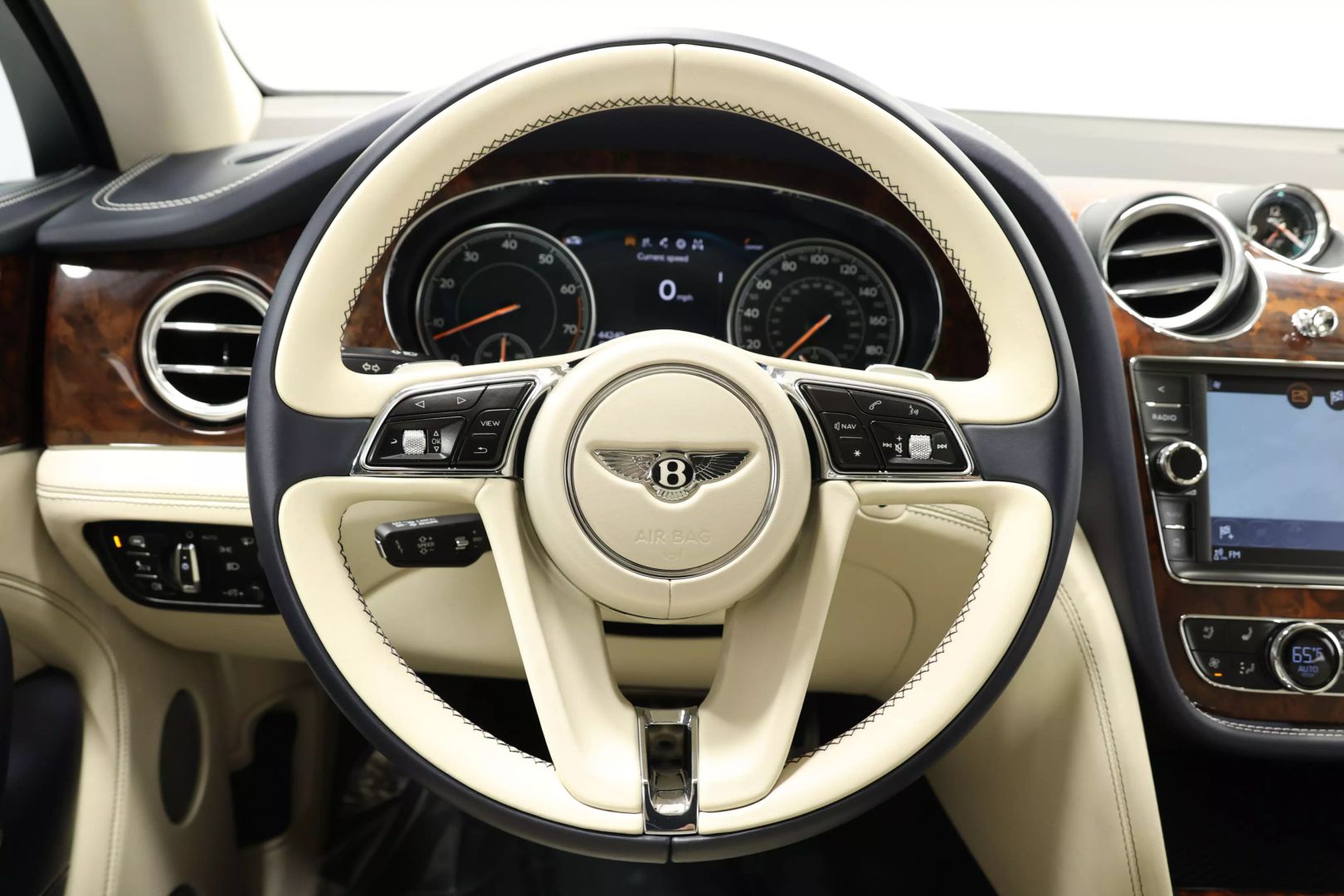 2017 Bentley Bentayga - Image 24