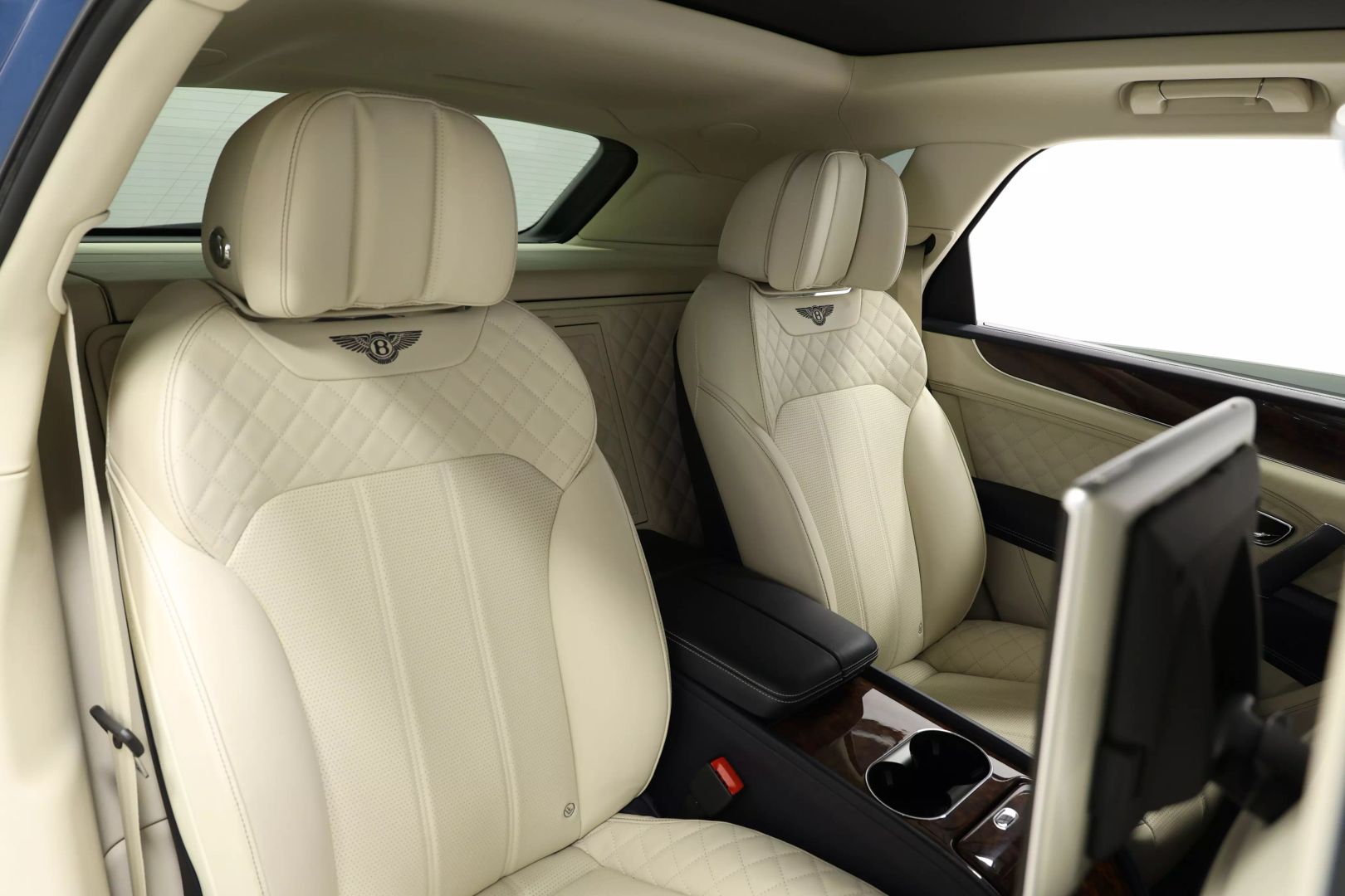 2017 Bentley Bentayga - Image 88