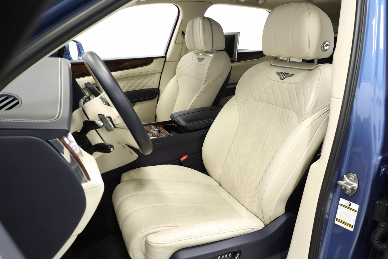 2017 Bentley Bentayga - Image 2
