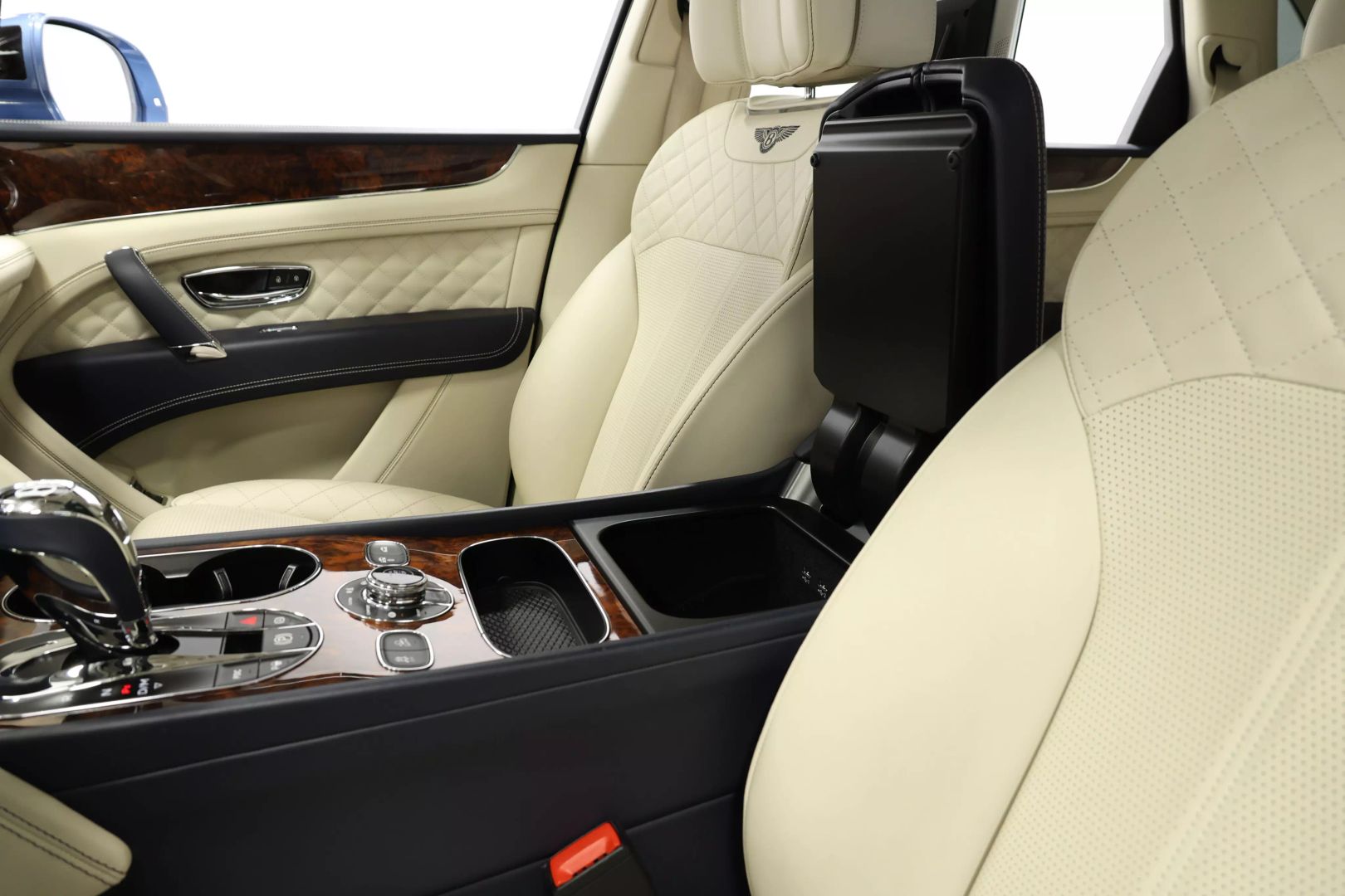 2017 Bentley Bentayga - Image 20
