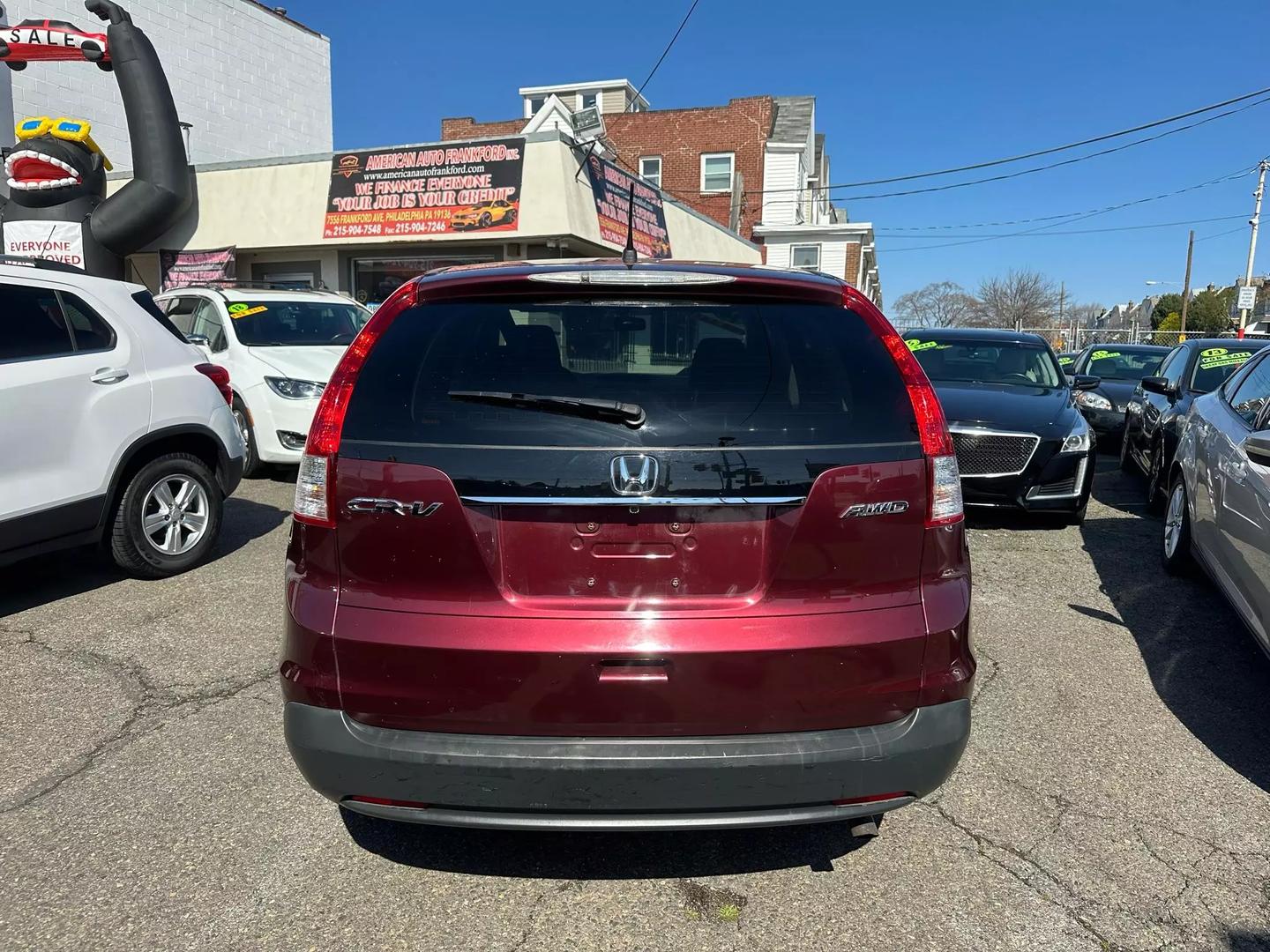 2014 Honda CR-V showcasing its sleek design and robust build, highlighting the SUV's versatility and modern features.