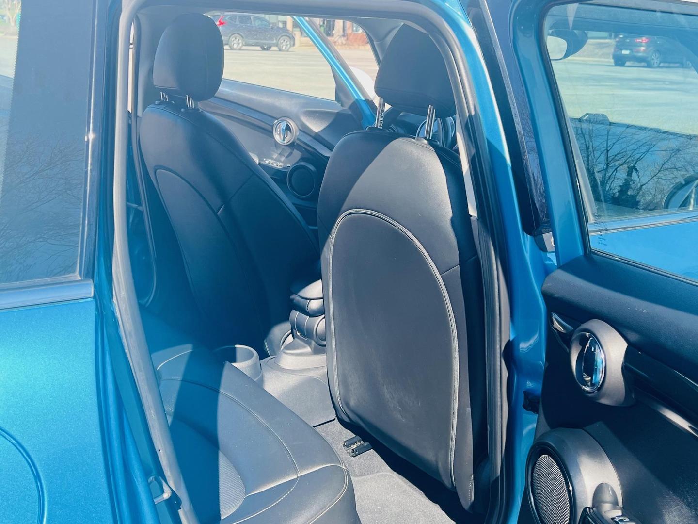 2019 MINI Hardtop 4 Door Base photo 13