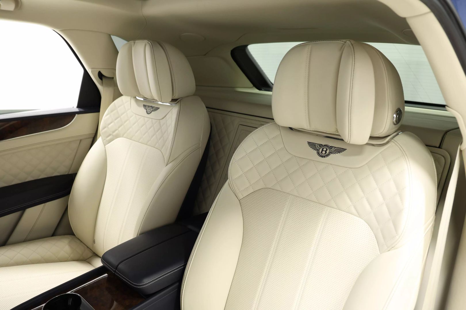 2017 Bentley Bentayga - Image 64