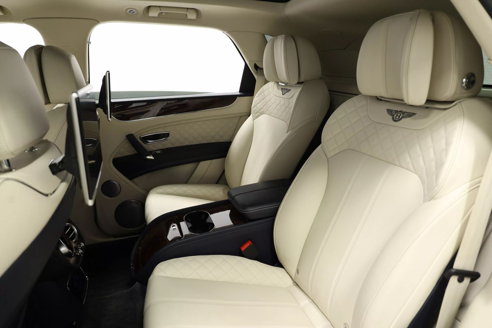 2017 Bentley Bentayga - Image 3