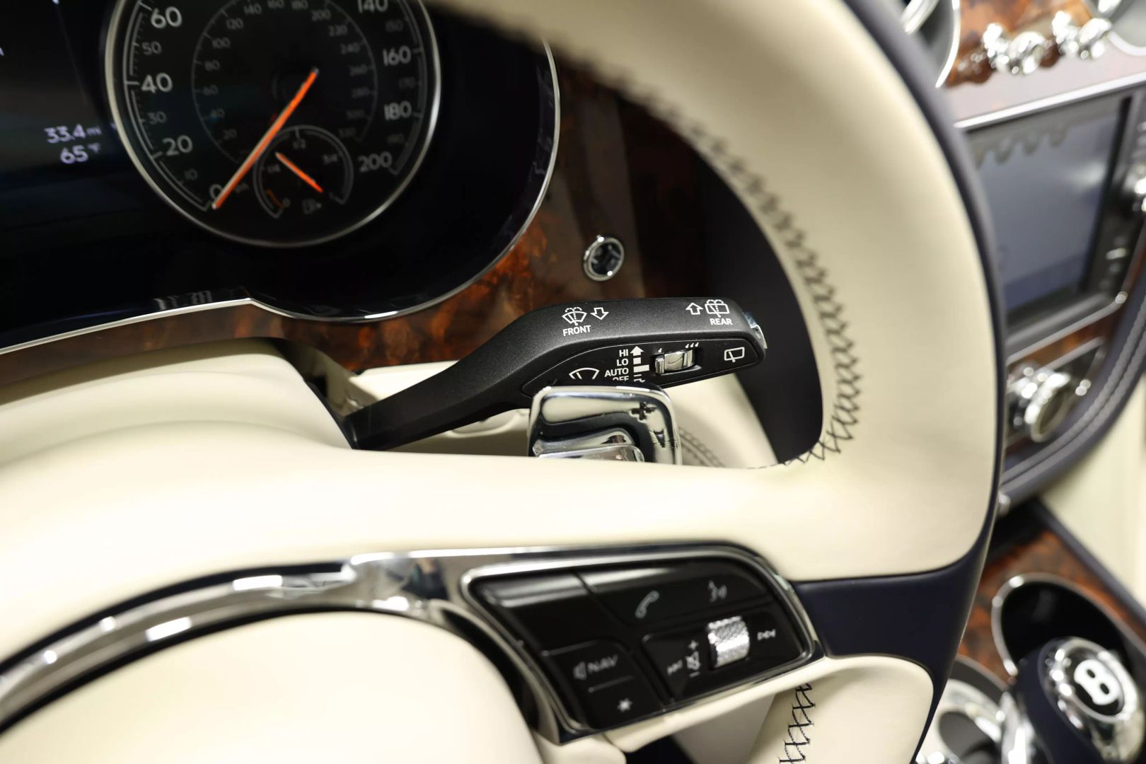2017 Bentley Bentayga - Image 30