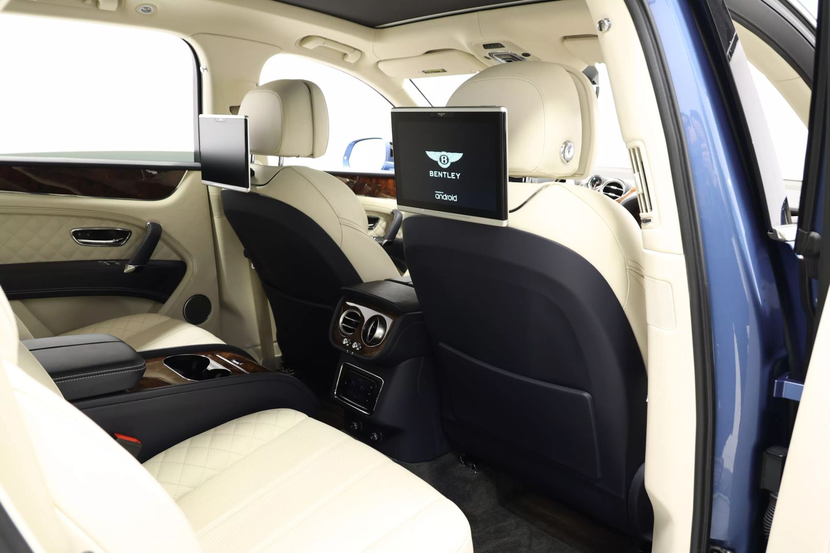 2017 Bentley Bentayga - Image 101