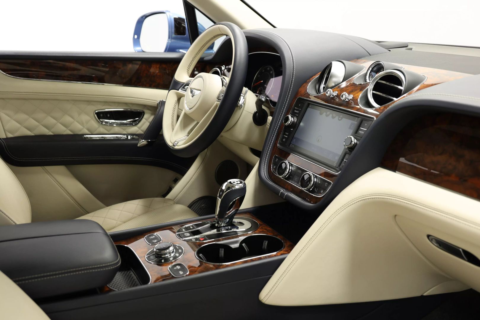 2017 Bentley Bentayga - Image 115