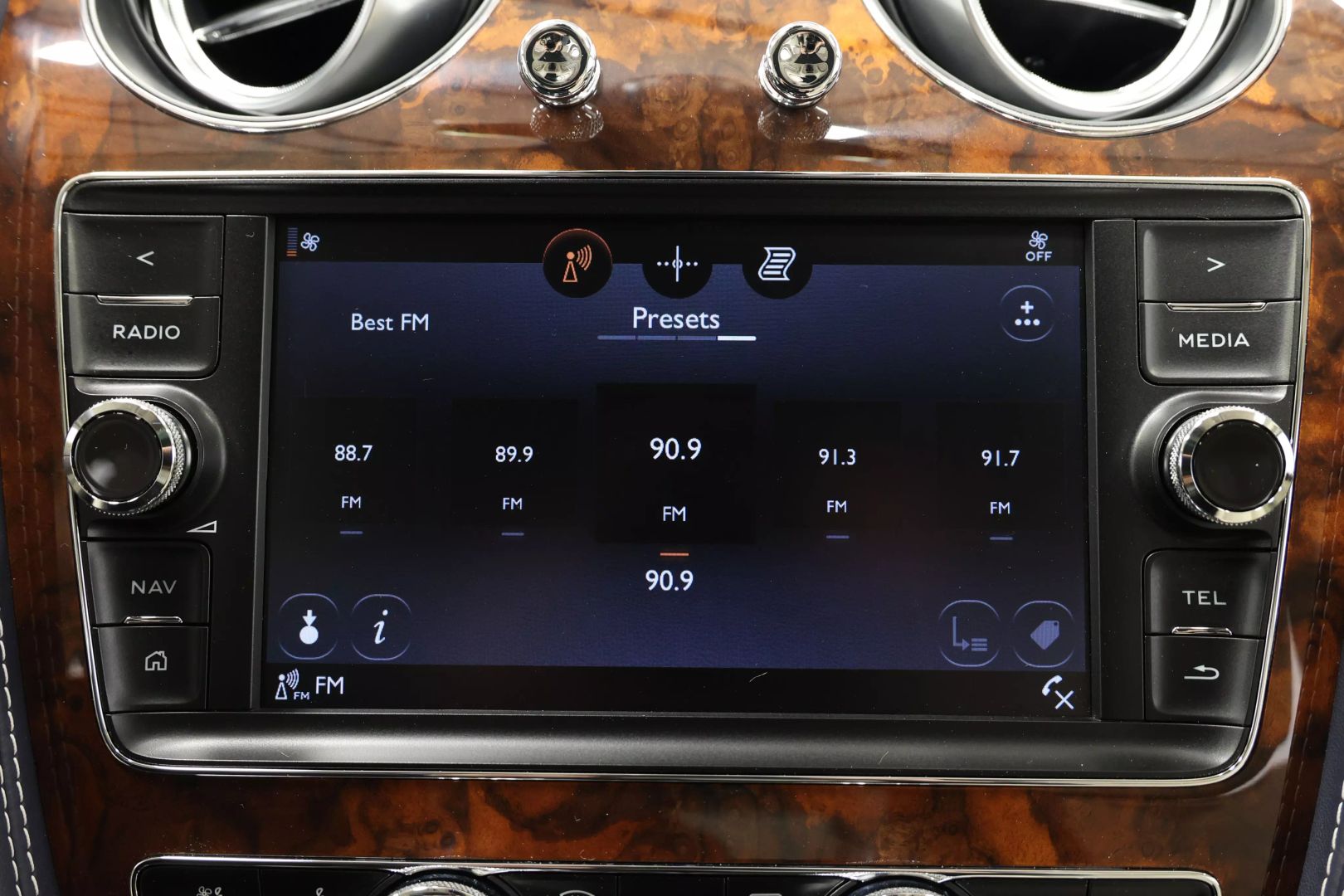 2017 Bentley Bentayga - Image 34