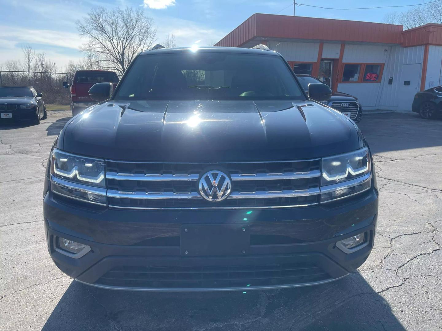 2018 Volkswagen Atlas SEL Premium photo 3