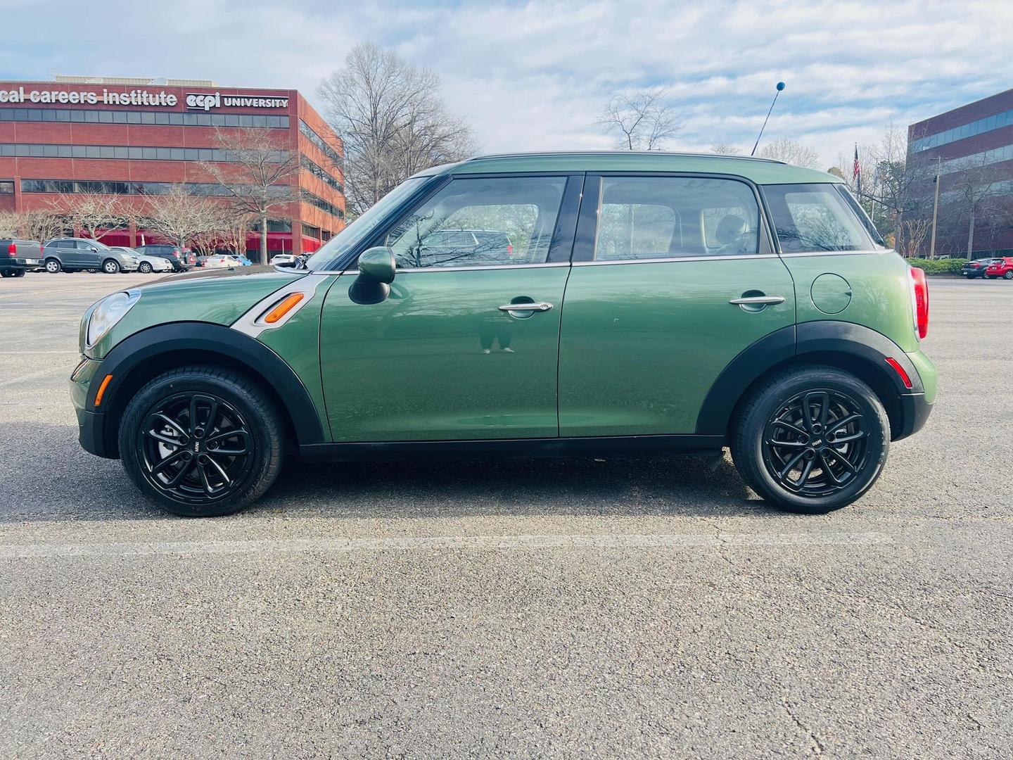 2015 MINI Countryman Countryman photo 2