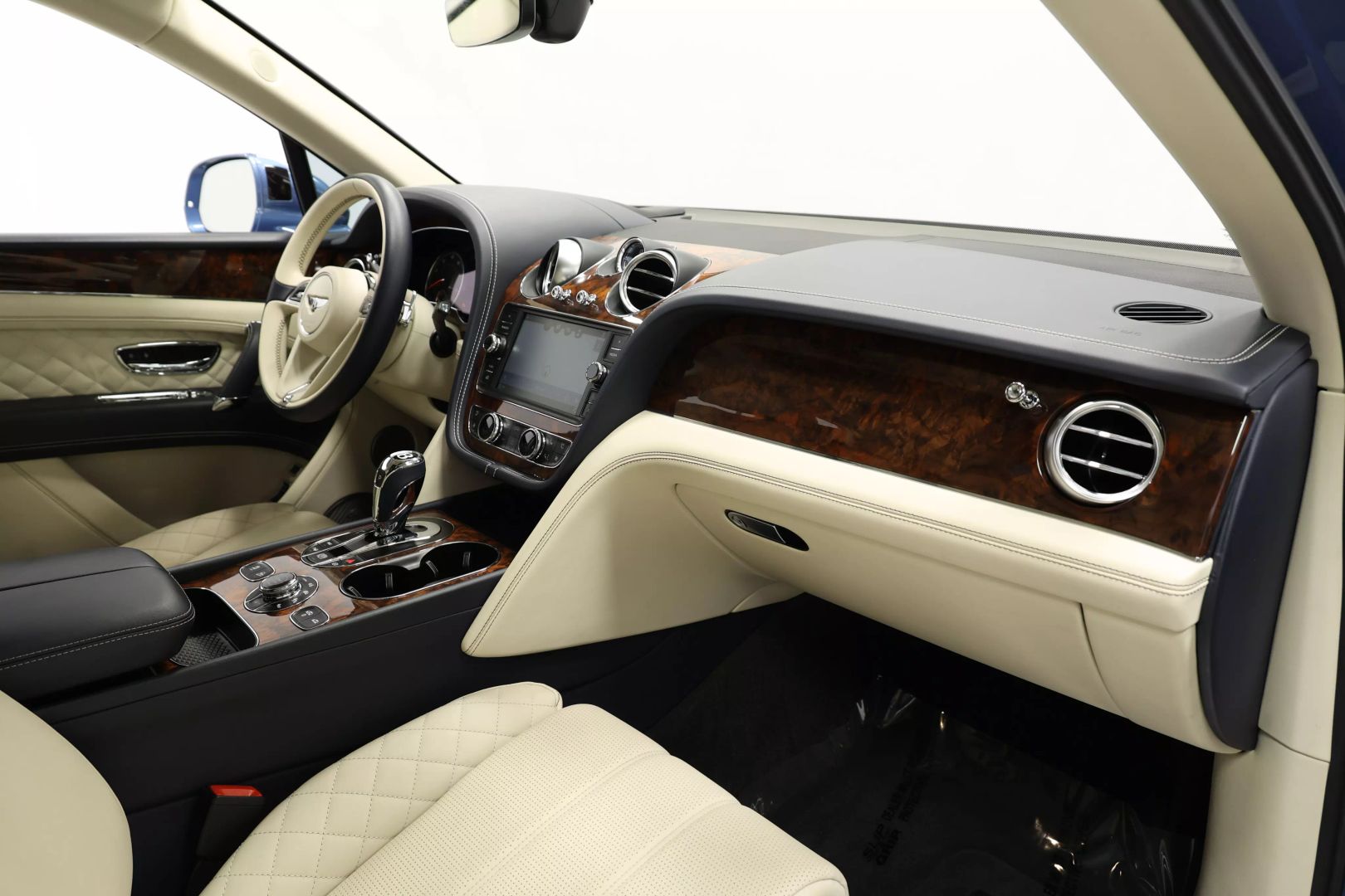 2017 Bentley Bentayga - Image 116