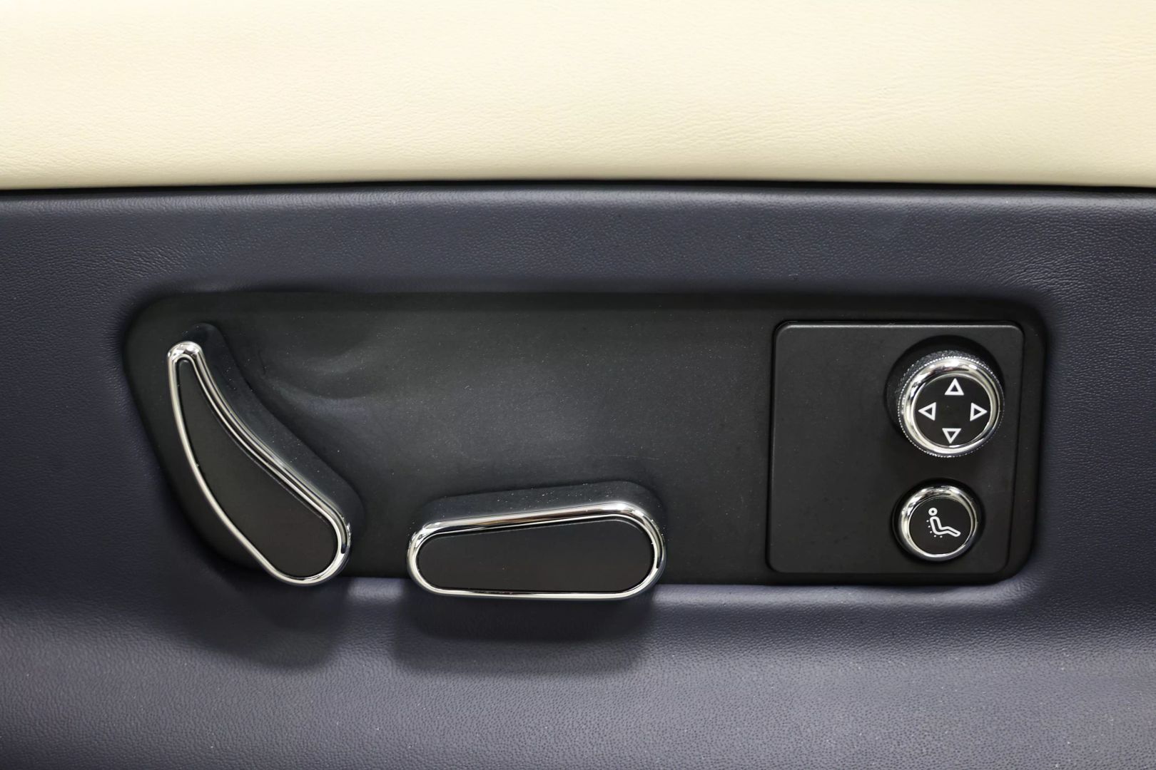 2017 Bentley Bentayga - Image 87