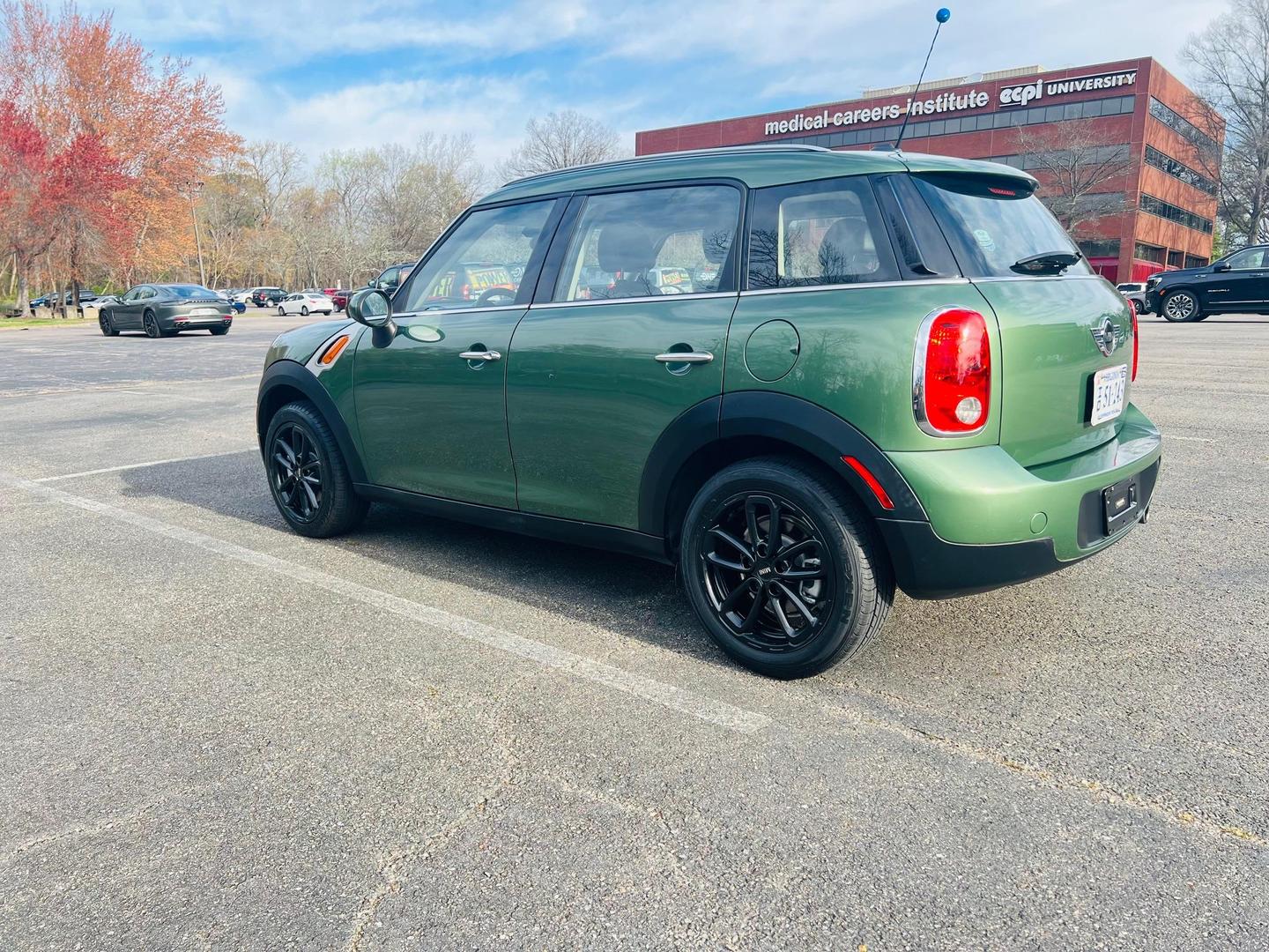 2015 MINI Countryman Countryman photo 3