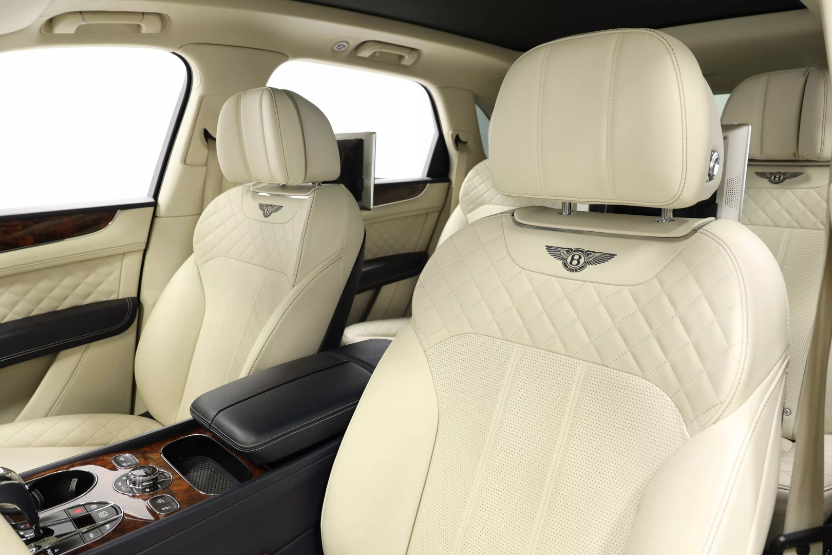 2017 Bentley Bentayga - Image 17