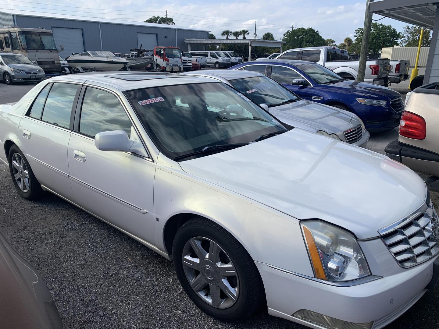 2006 Cadillac DTS null photo 2