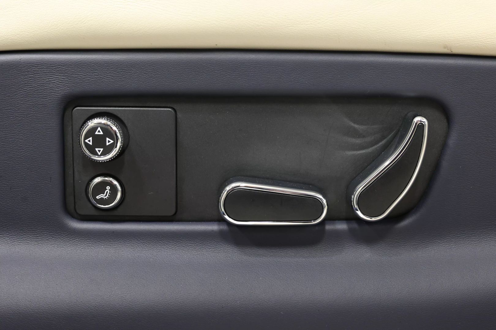 2017 Bentley Bentayga - Image 62