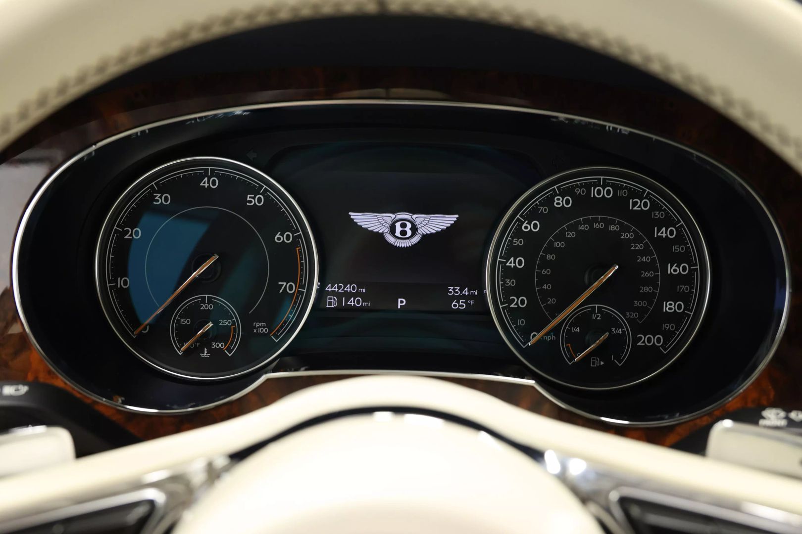 2017 Bentley Bentayga - Image 31