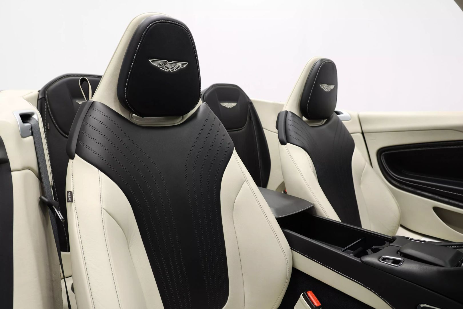 2020 Aston Martin Db11 - Image 81