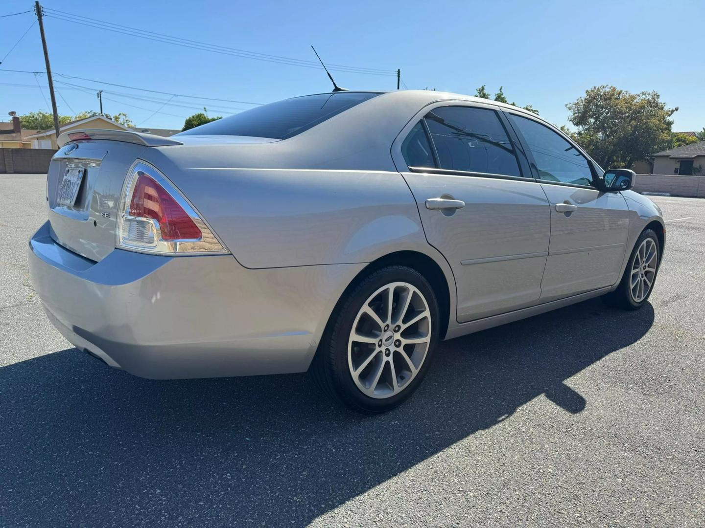 2008 Ford Fusion SE photo 2