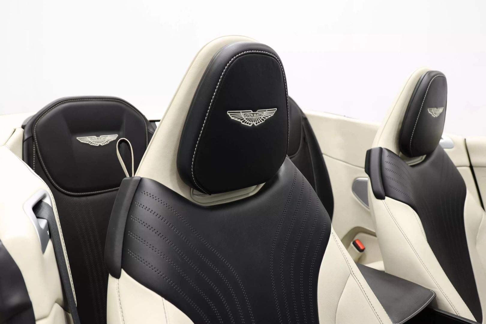 2020 Aston Martin Db11 - Image 79