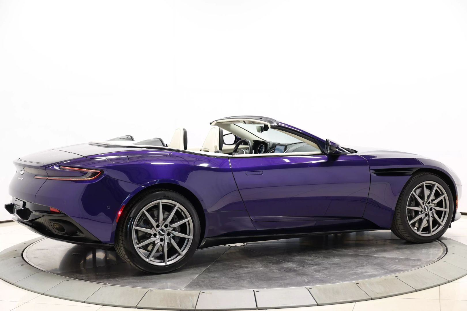 2020 Aston Martin Db11 - Image 65
