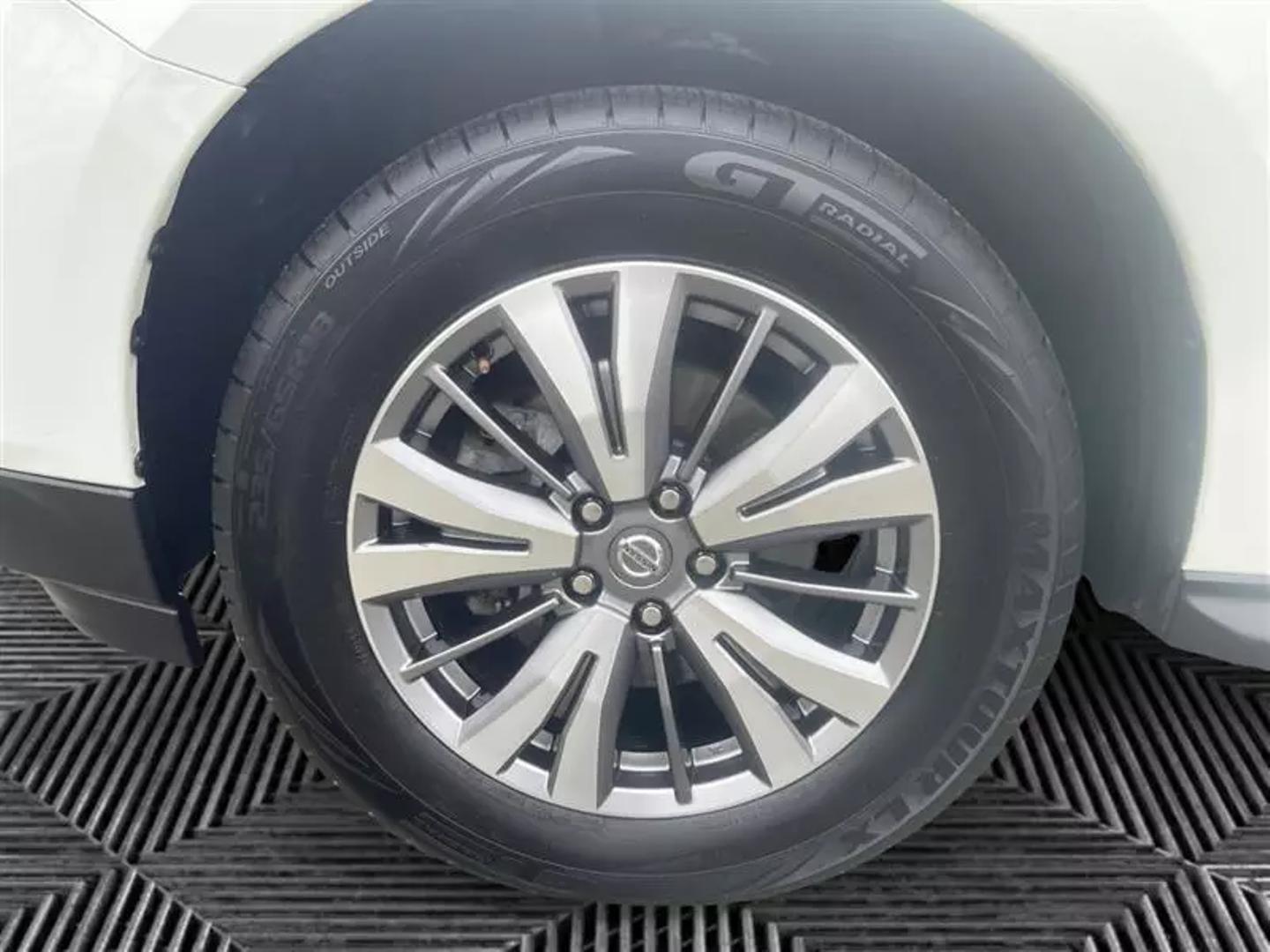 2020 Nissan Pathfinder Sl Sport Utility 4d - Image 17