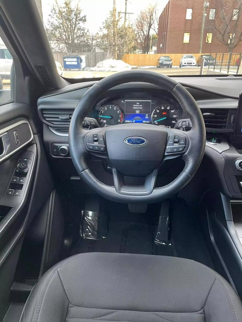 2020 Ford Explorer XLT photo 26