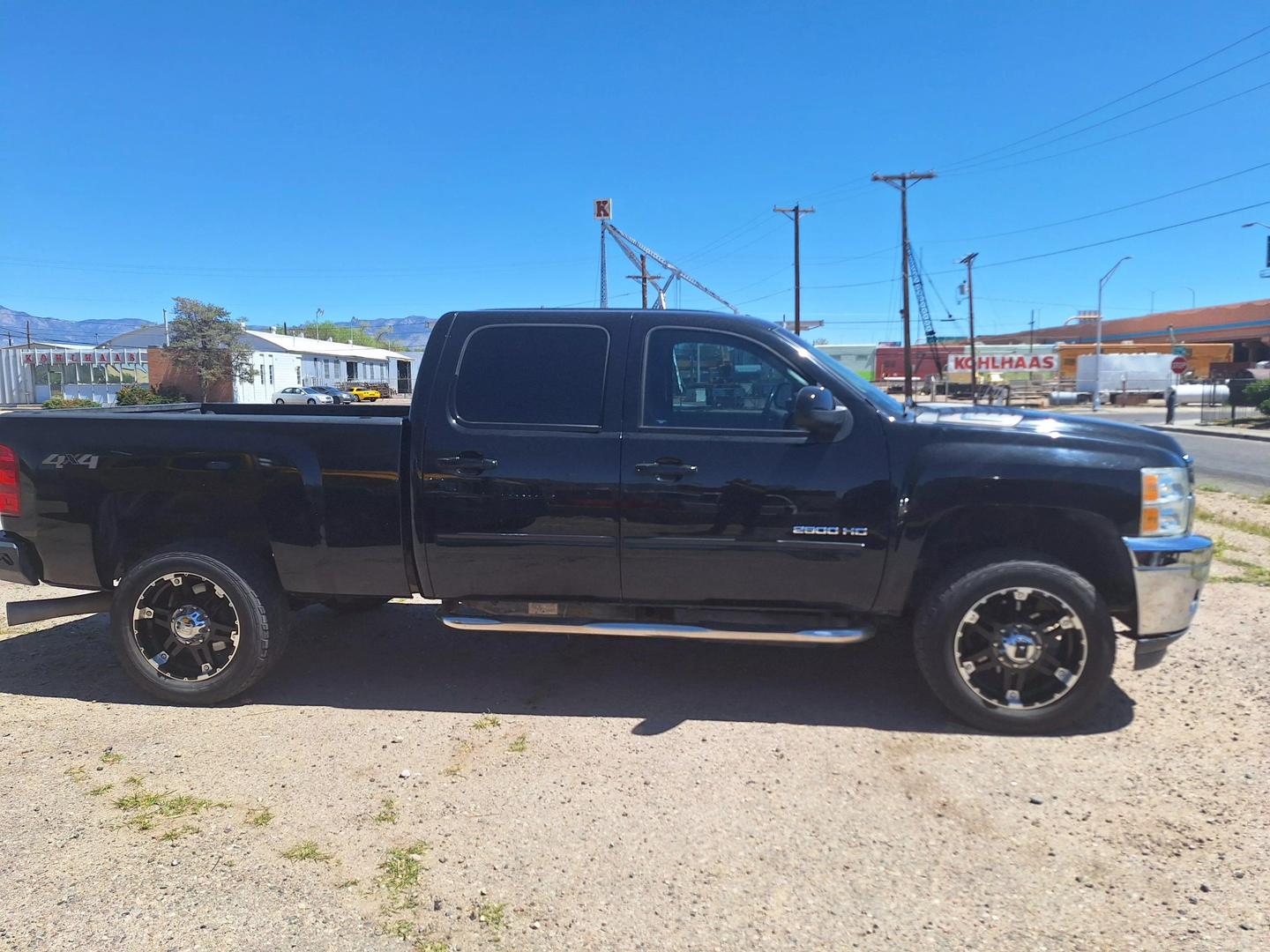 2014 Chevrolet Silverado 2500HD LTZ photo 3