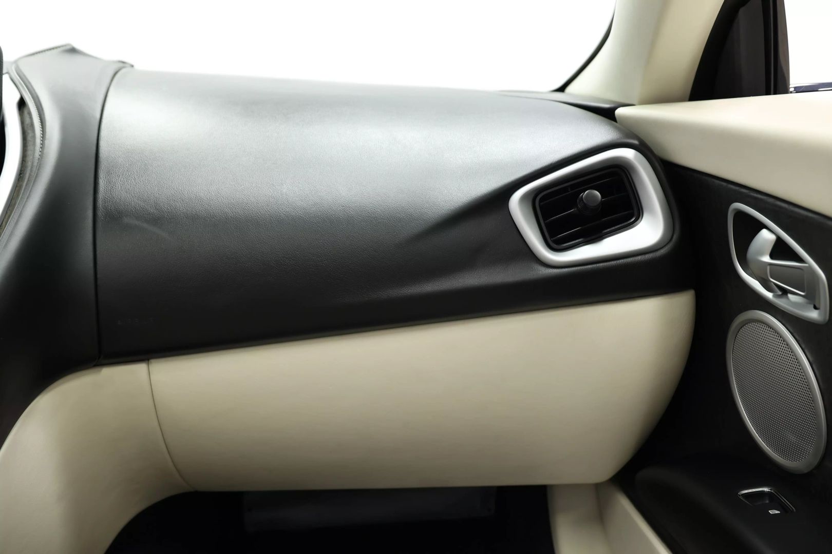 2020 Aston Martin Db11 - Image 89