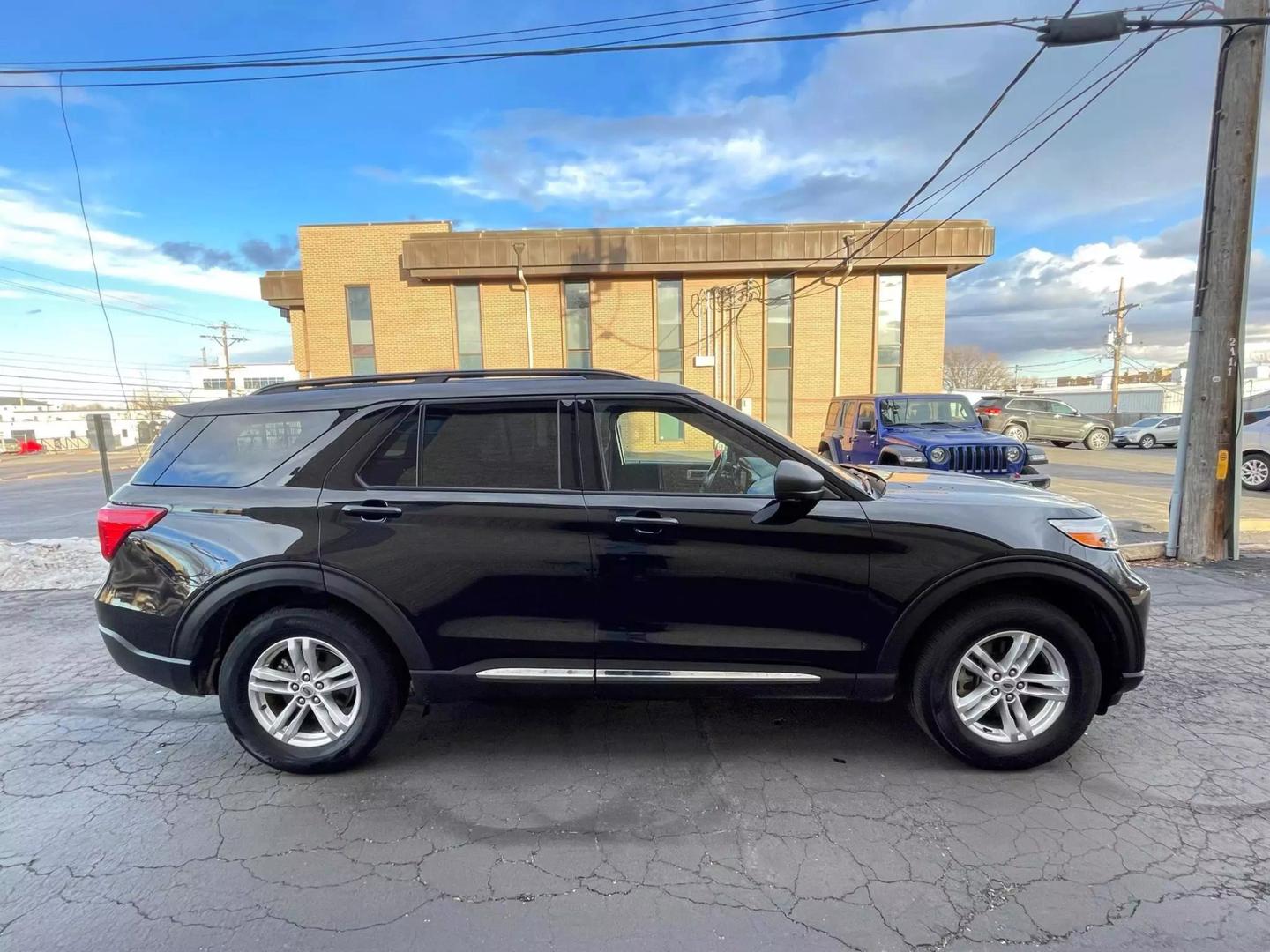 2020 Ford Explorer XLT photo 4