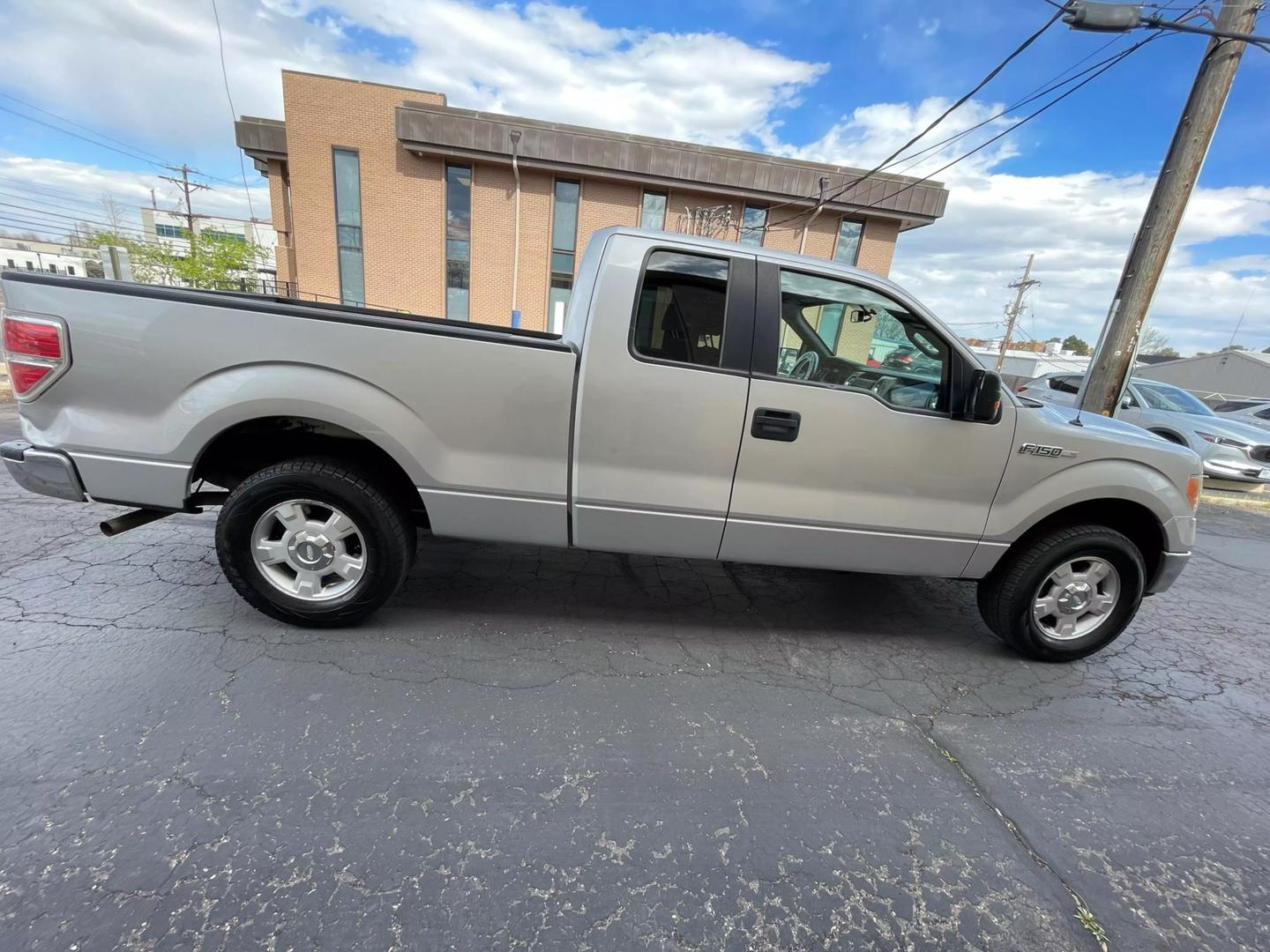 2011 Ford F-150 STX photo 4