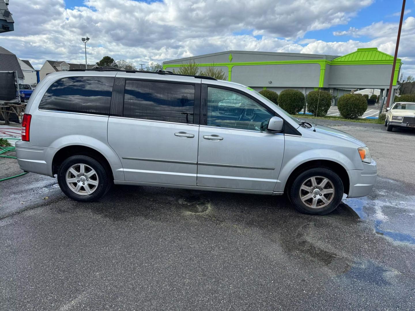 2010 Chrysler Town & Country Touring Plus photo 7