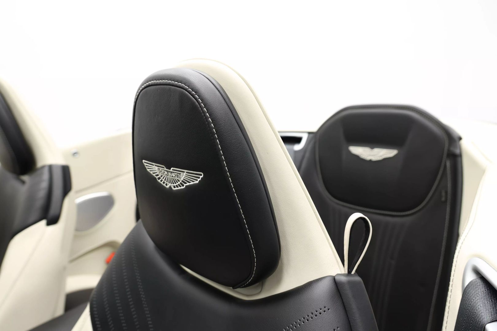 2020 Aston Martin Db11 - Image 50