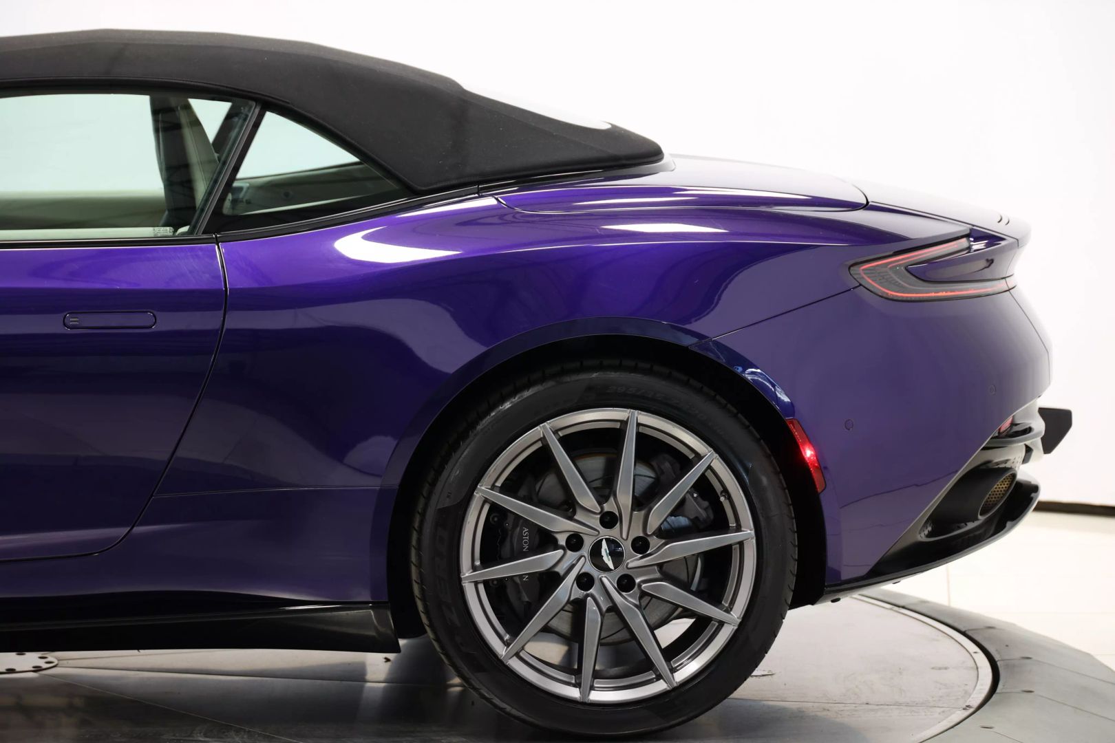 2020 Aston Martin Db11 - Image 100
