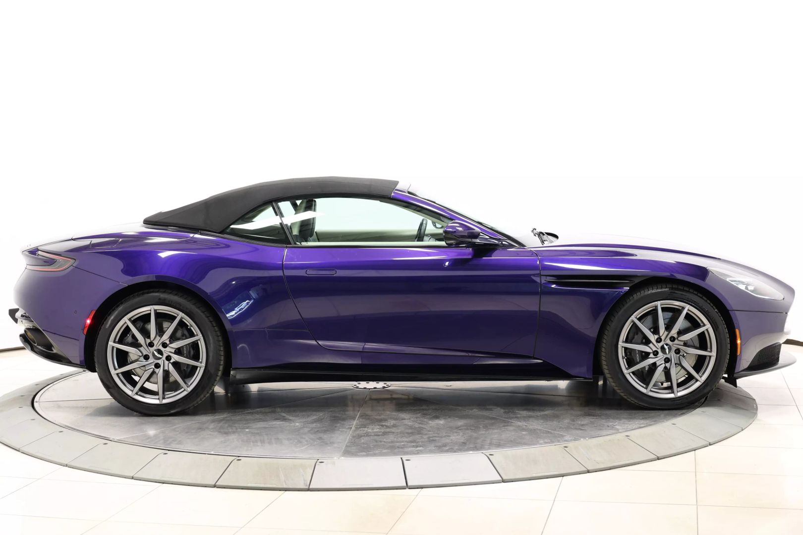 2020 Aston Martin Db11 - Image 107