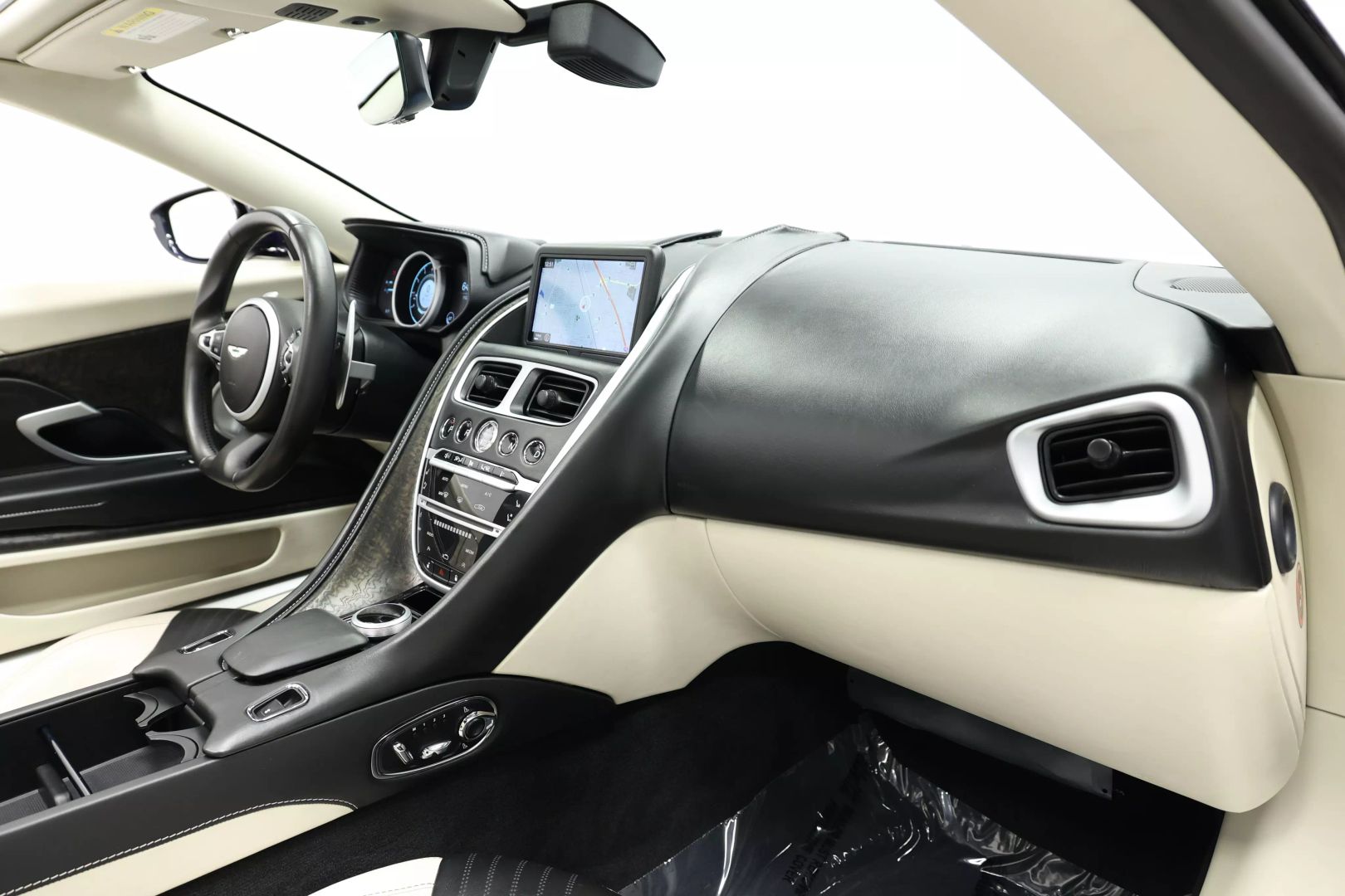 2020 Aston Martin Db11 - Image 85