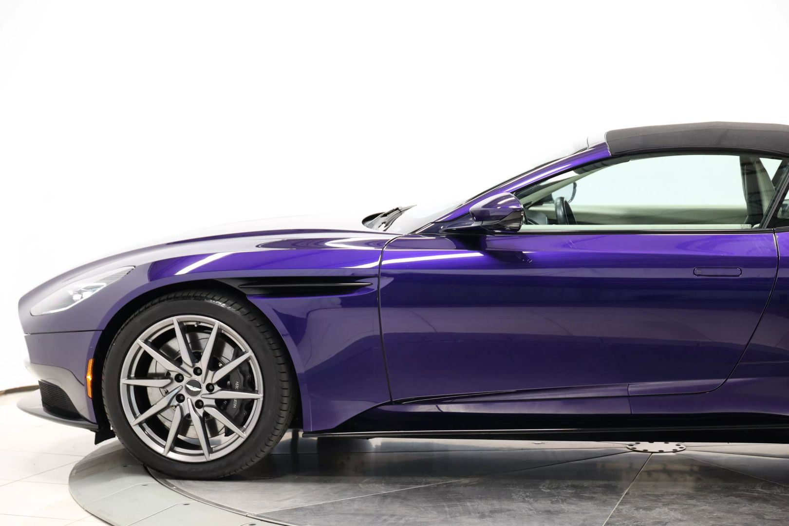 2020 Aston Martin Db11 - Image 99