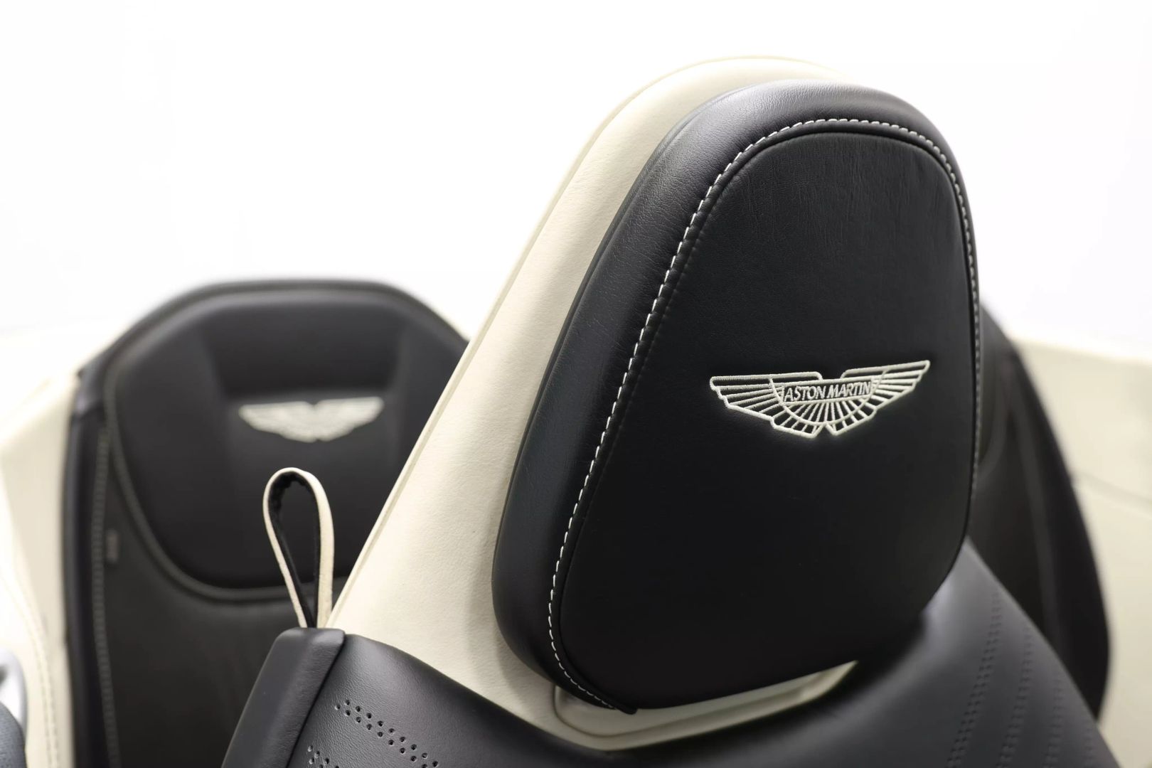 2020 Aston Martin Db11 - Image 82