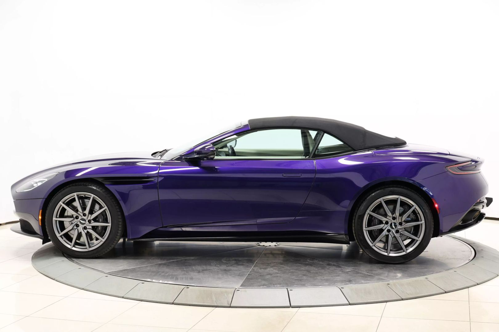 2020 Aston Martin Db11 - Image 98