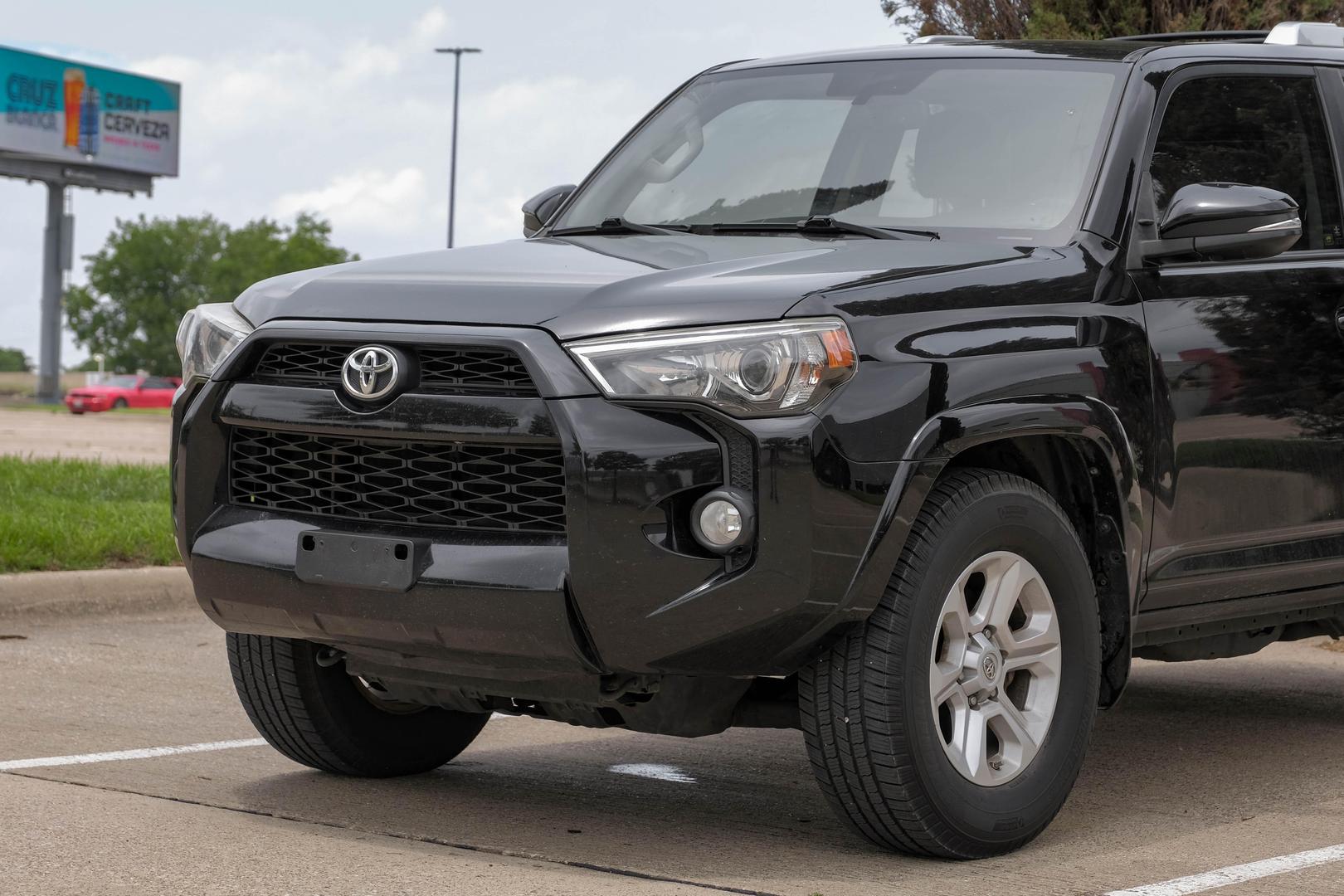 2014 Toyota 4Runner SR5 photo 5